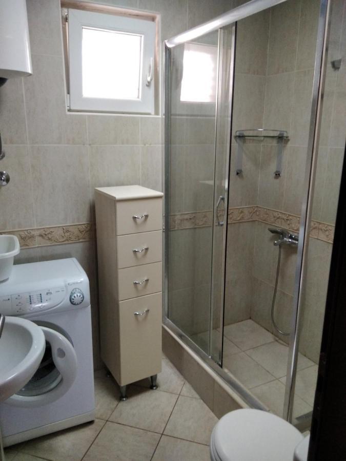 Apartmani Petrovac Na Moru Exteriér fotografie